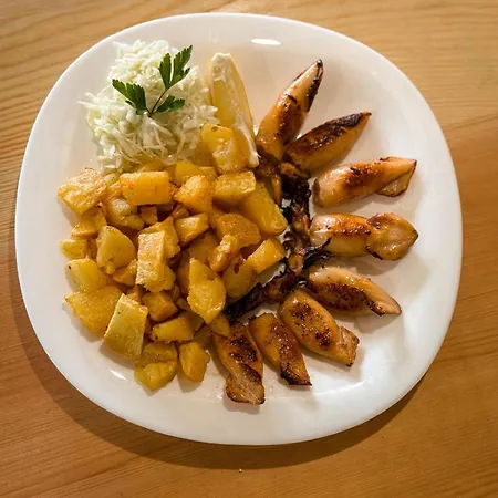 Guzijan Seosko Domacinstvo